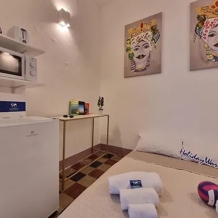 Donna Emma By World Carini